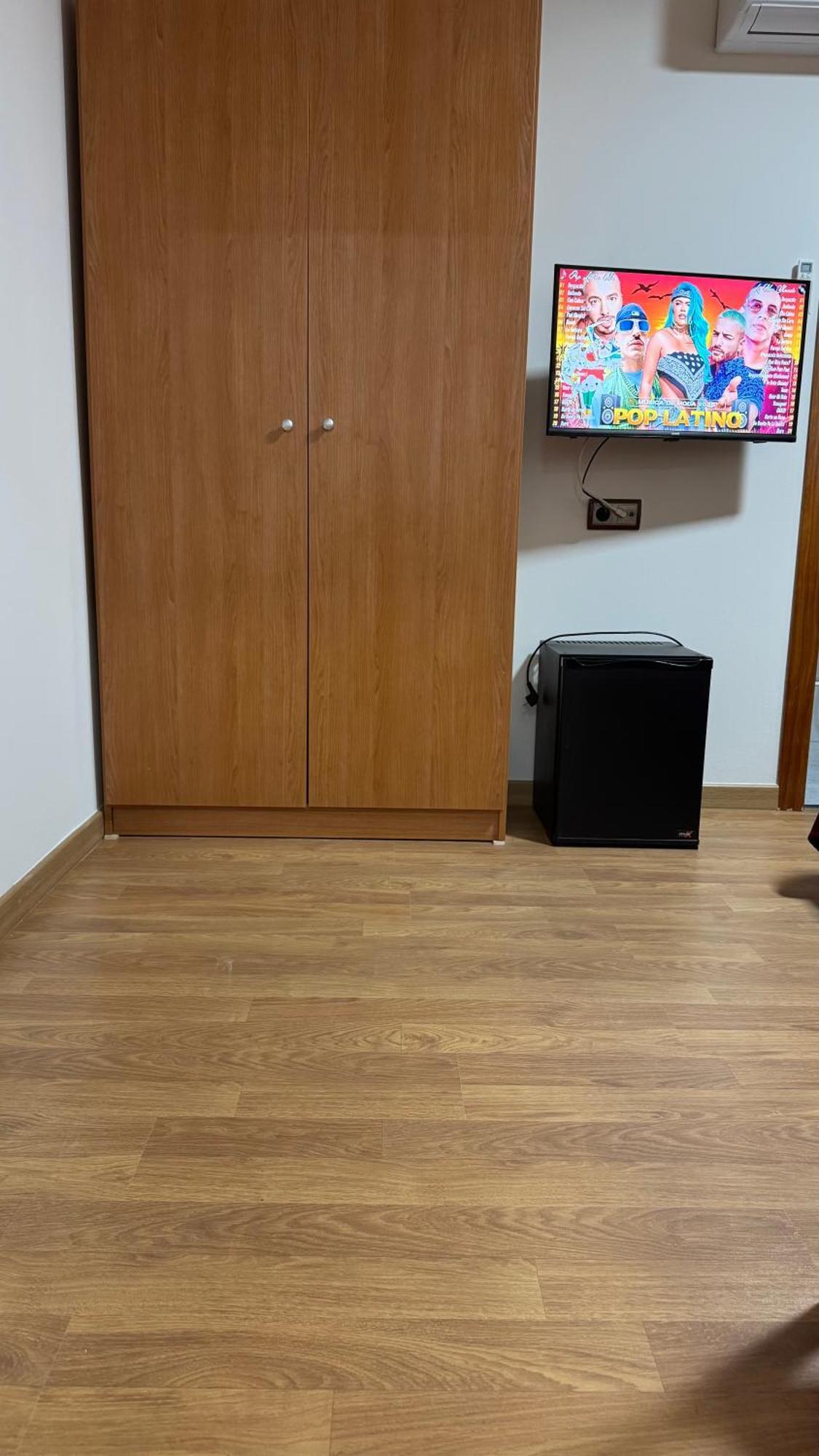 Hostal Madrazo Barcelona Bagian luar foto