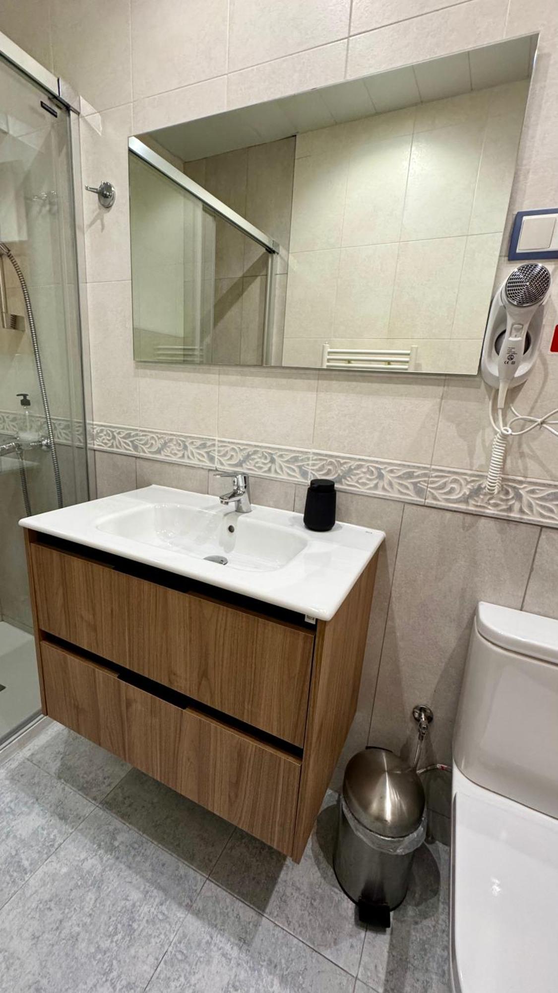 Hostal Madrazo Barcelona Bagian luar foto