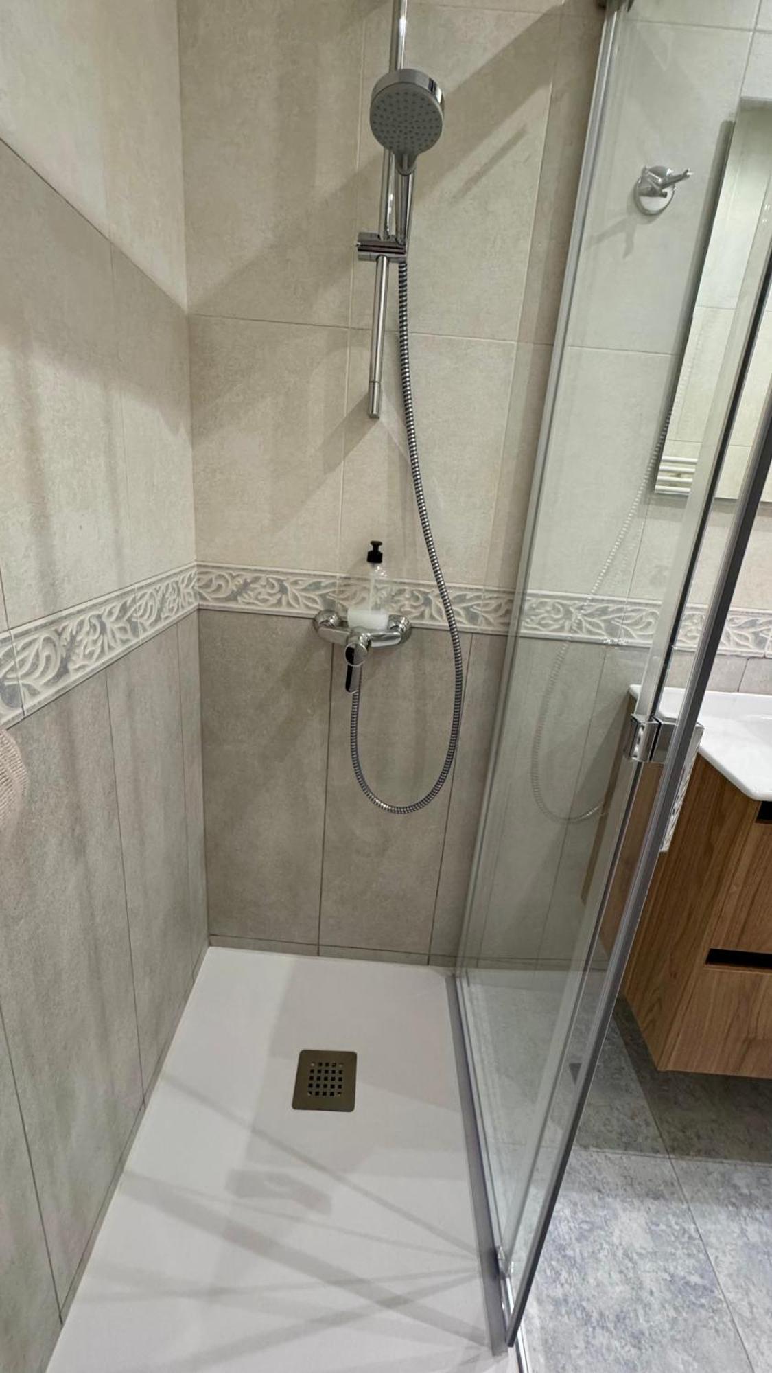 Hostal Madrazo Barcelona Bagian luar foto