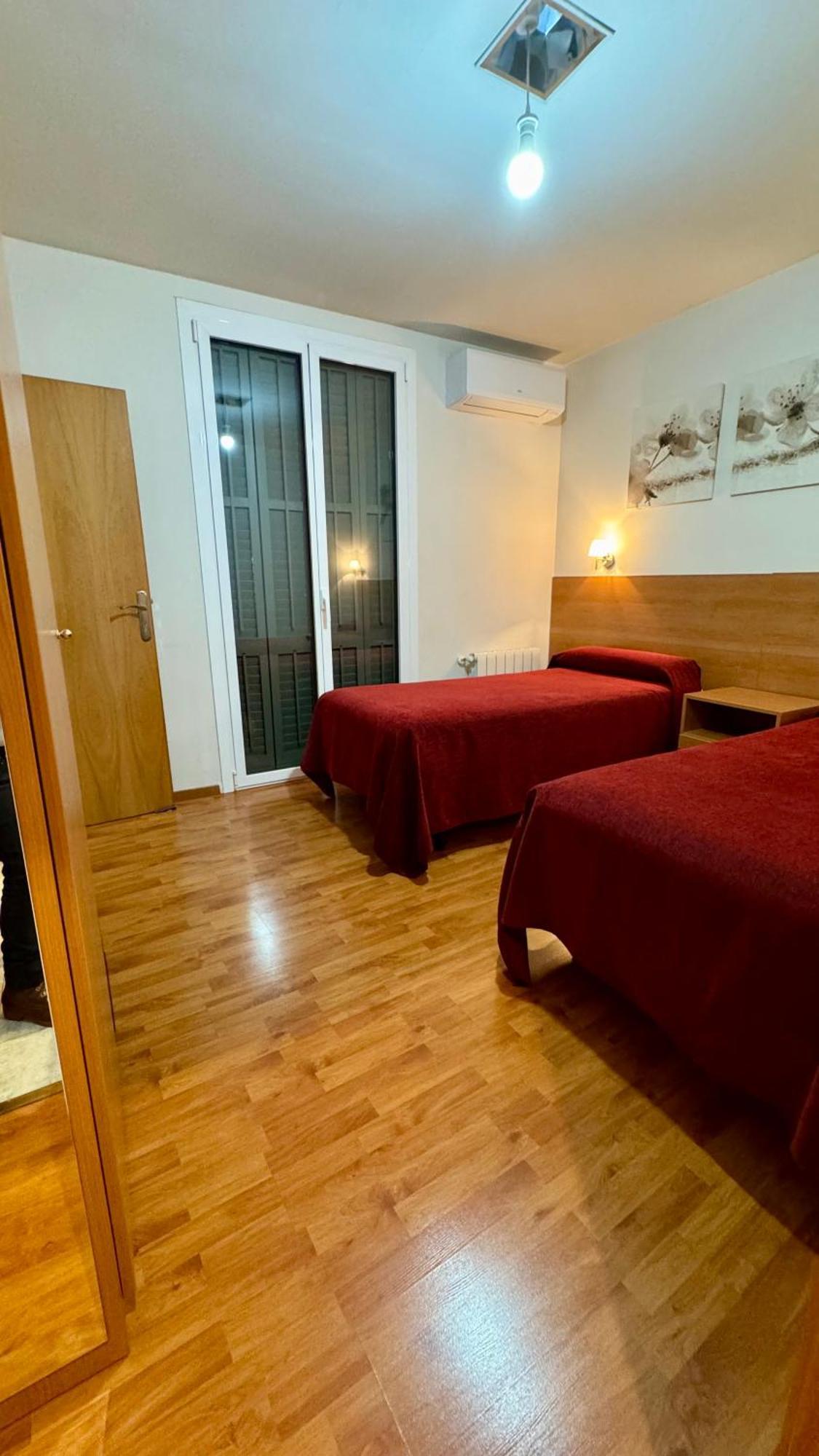 Hostal Madrazo Barcelona Bagian luar foto
