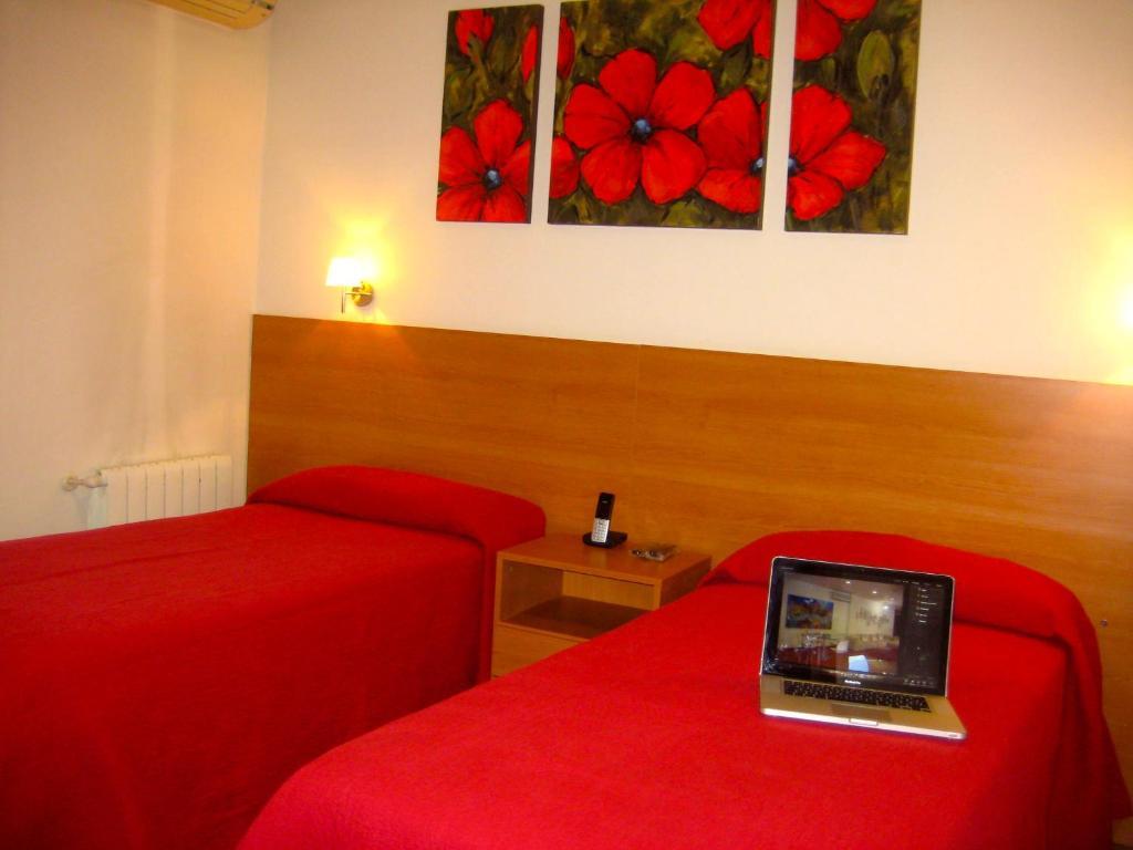 Hostal Madrazo Barcelona Bagian luar foto