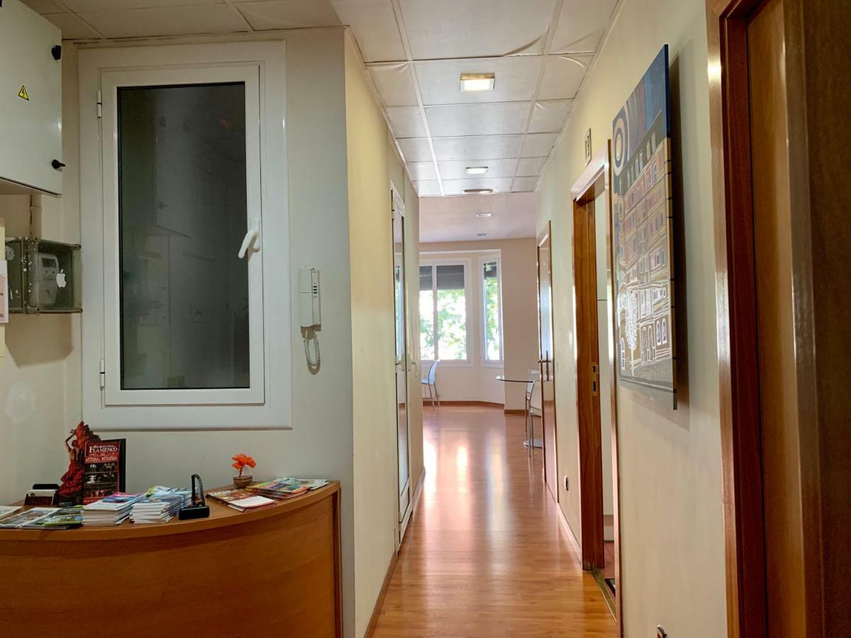 Hostal Madrazo Barcelona Bagian luar foto
