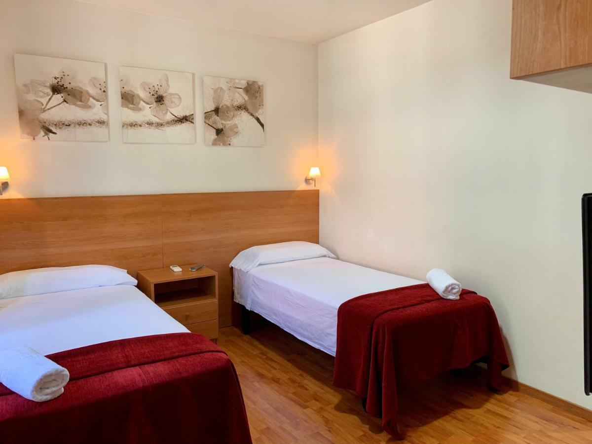 Hostal Madrazo Barcelona Bagian luar foto